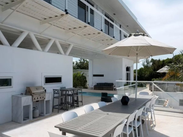 Luxurious Beachfront Estate in Eleuthera